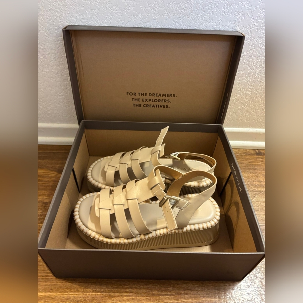 CROWN VINTAGE Women's Gracen Sandal NEW! - Picture 14 of 17